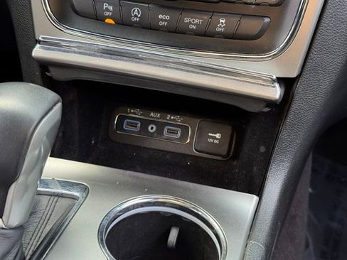 Used 2018 Jeep Grand Cherokee Altitude image 14