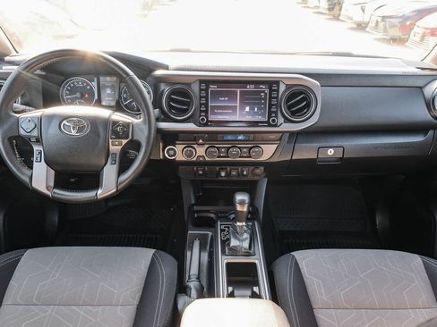 Certified 2022 Toyota Tacoma TRD Off-Road AWD/4WD image 13