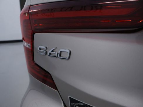 Used 2024 Volvo S60 B5 Core image 10