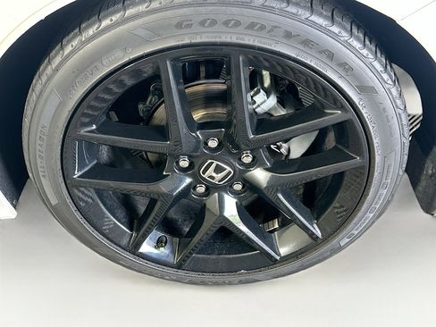 Used 2023 Honda Civic Sport image 11