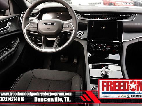 New 2025 Jeep Grand Cherokee L Laredo w/ Luxury Tech Group I image 18