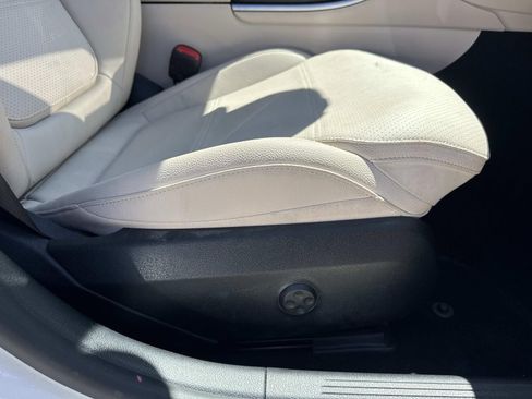 Used 2024 Mercedes-Benz C 300 Sedan image 13