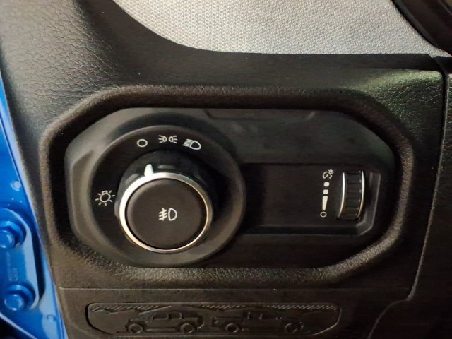Used 2025 Jeep Wrangler Sport AWD/4WD image 13