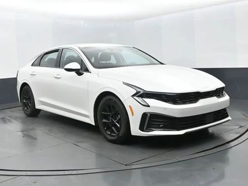 Used 2025 Kia K5 LXS image 2