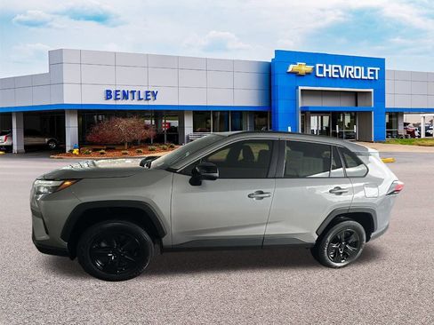 Used 2023 Toyota RAV4 XLE image 2