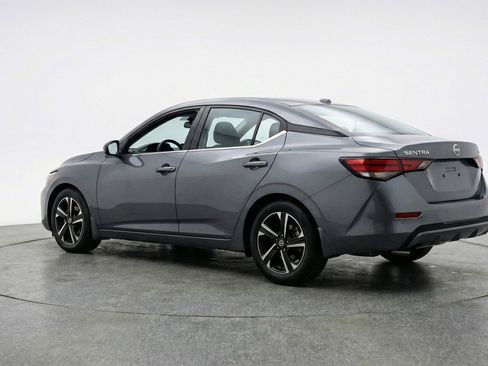 Used 2025 Nissan Sentra SV image 6