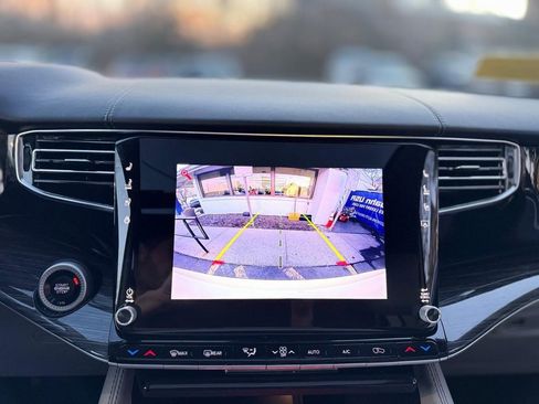 Used 2022 Jeep Wagoneer Series III w/ Premium Group I image 17