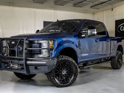 Used 2019 Ford F250 Lariat w/ Lariat Ultimate Package AWD/4WD image 4