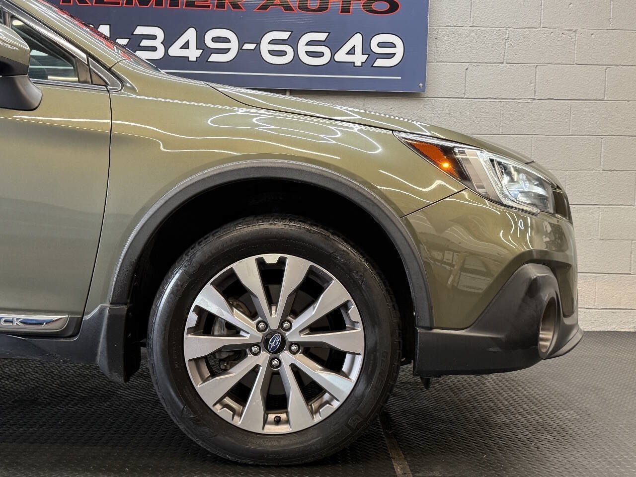 Used 2018 Subaru Outback 3.6R Touring w/ Protection Package #1 AWD/4WD image 3