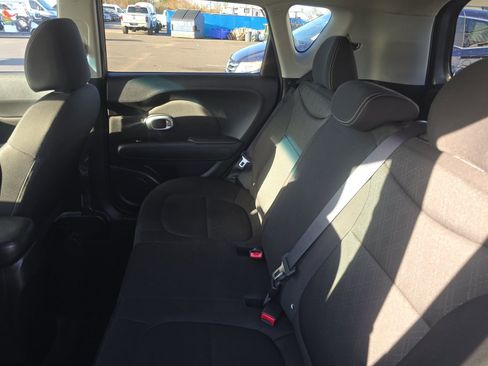 Used 2018 Kia Soul image 11