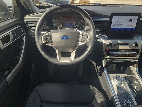 Used 2022 Ford Explorer XLT w/ Equipment Group 202A image 13