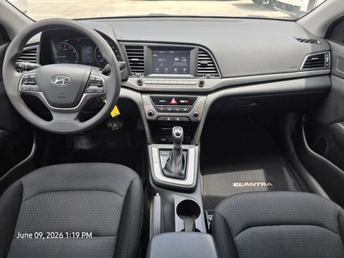 Used 2018 Hyundai Elantra SE w/ SE Connectivity Package 04 FWD image 12