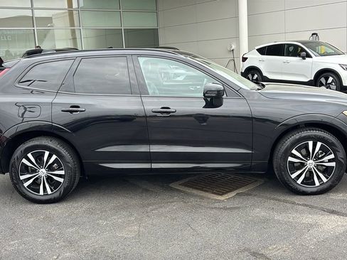 Certified 2025 Volvo XC60 B5 Core AWD/4WD image 27