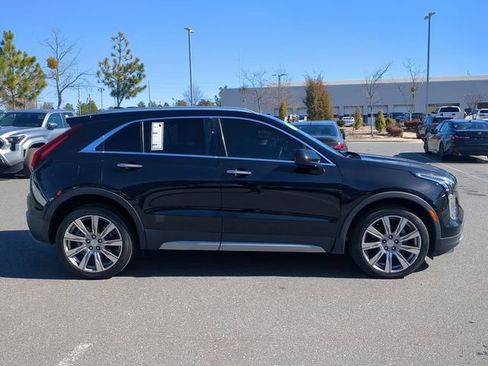 Used 2019 Cadillac XT4 Premium Luxury image 3