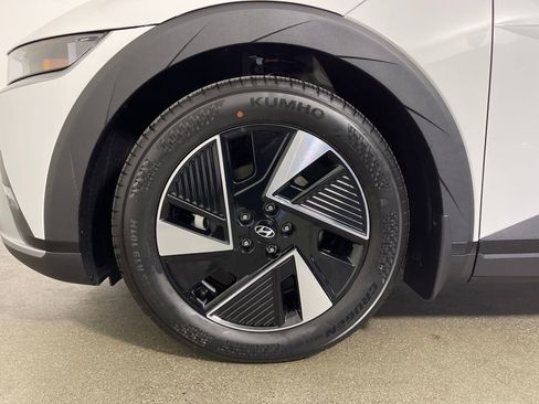 New 2026 Hyundai Ioniq 5 SEL image 11