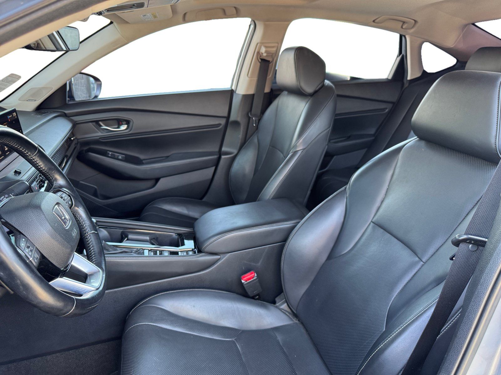Used 2023 Honda Accord Touring image 9