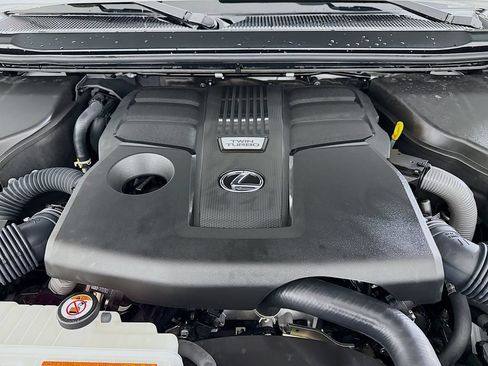 Certified 2025 Lexus GX 550 w/ Cold Area Package AWD/4WD image 31