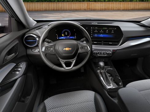 New 2026 Chevrolet Trax LT w/ Driver Confidence Package FWD image 5