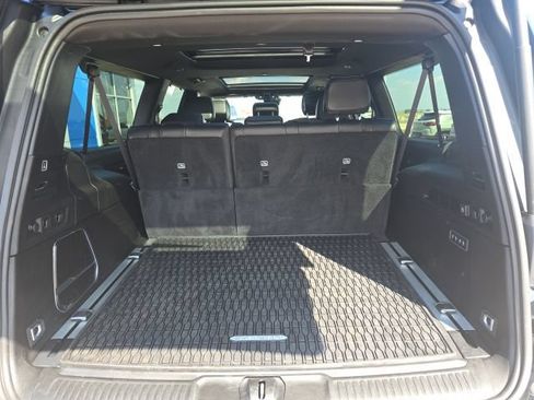 Used 2024 Jeep Wagoneer L 4WD w/ Premium Group I image 11