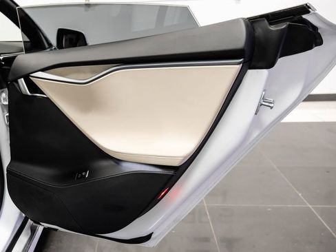 Used 2020 Tesla Model S Long Range image 37