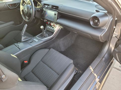 Used 2023 Toyota GR86 RWD image 25