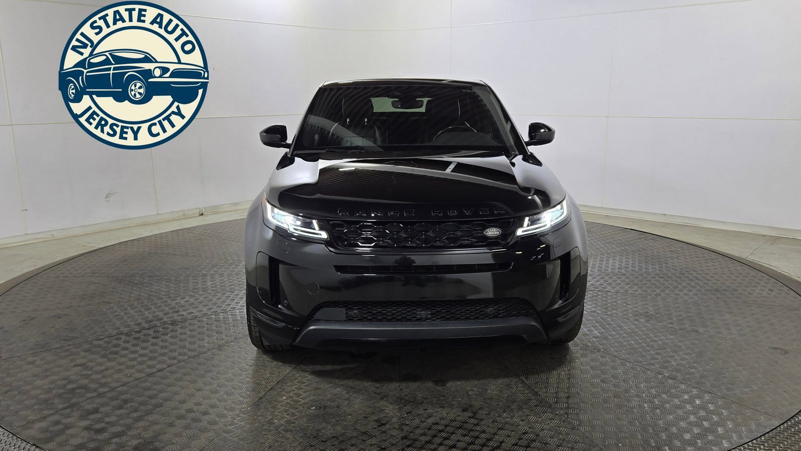Used 2022 Land Rover Range Rover Evoque SE AWD/4WD image 2