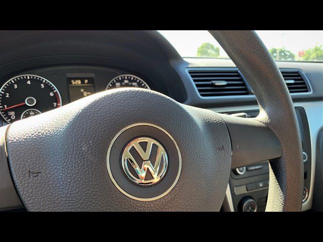 Used 2013 Volkswagen Passat 2.5 S FWD image 9