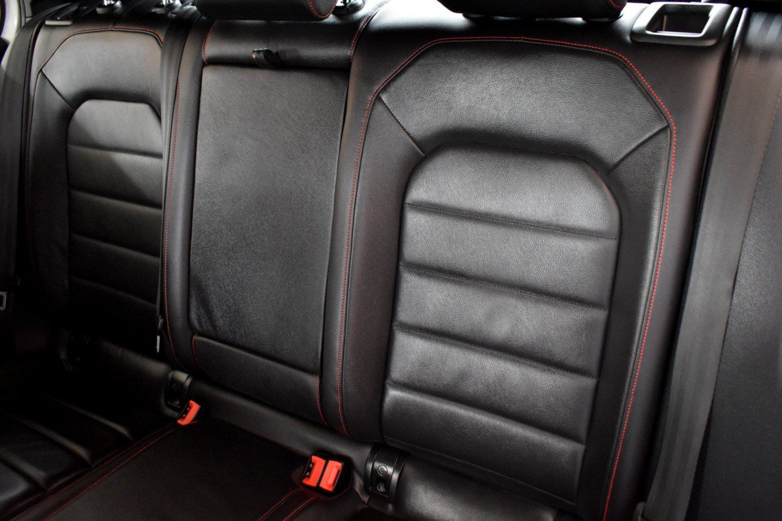 Used 2019 Volkswagen GTI SE FWD image 34