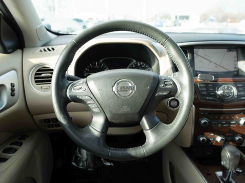 Used 2018 Nissan Pathfinder Platinum image 21