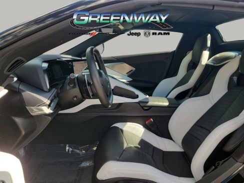 Used 2022 Chevrolet Corvette Stingray Preferred Conv w/ Z51 Performance Package RWD image 11