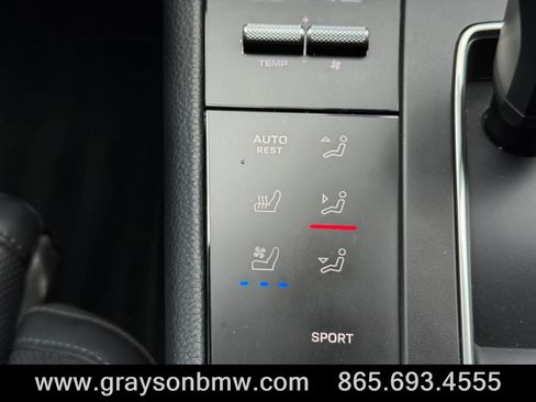 Used 2024 Porsche Macan AWD/4WD image 25