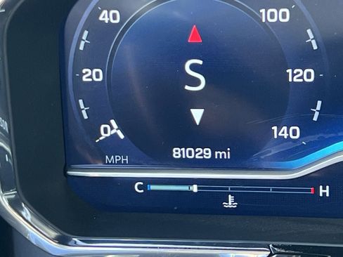 Used 2024 Chevrolet Silverado 2500 ZR2 w/ Technology Package image 10