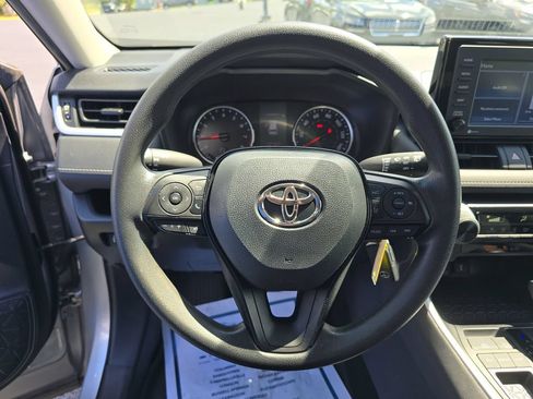 Used 2021 Toyota RAV4 LE FWD image 14