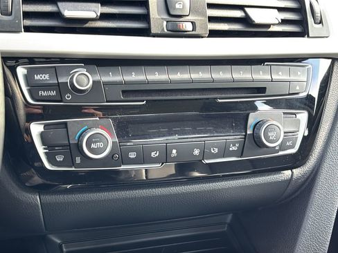 Used 2017 BMW 320i Sedan w/ Driver Assistance Package image 33