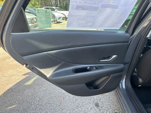 New 2026 Hyundai Elantra SE image 21