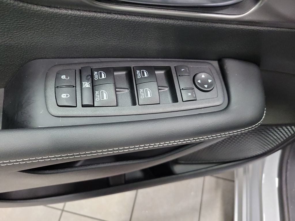 New 2026 Chrysler Pacifica Select w/ S Appearance Package AWD/4WD image 14