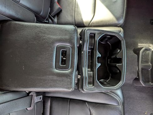 Used 2021 Jeep Wrangler Unlimited Sahara image 45