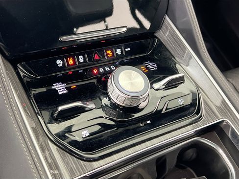 Used 2022 Jeep Wagoneer Series III image 17