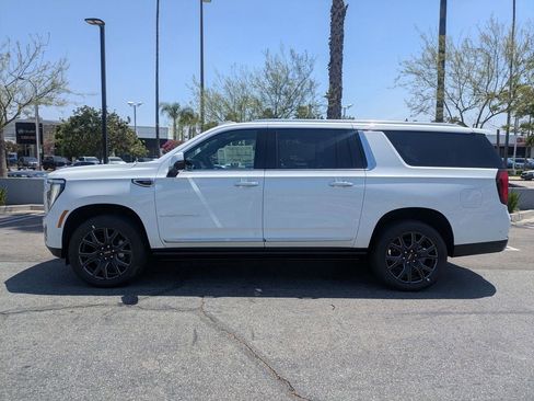 New 2026 GMC Yukon XL Denali w/ Sun & Power Step Package AWD/4WD image 9