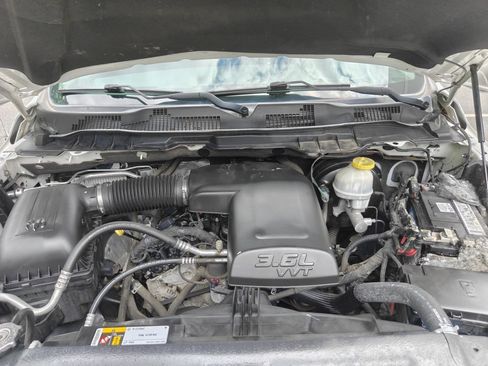 Used 2018 RAM 1500 Express AWD/4WD image 30