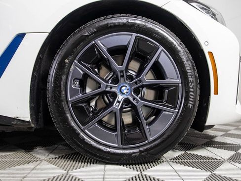 Used 2022 BMW i4 eDrive40 w/ Premium Package image 43