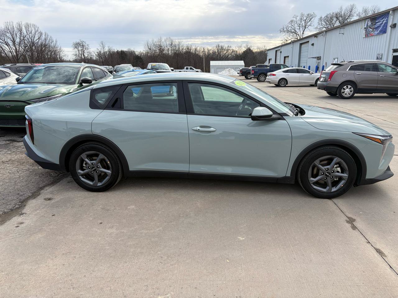 Used 2025 Kia K4 FWD image 2