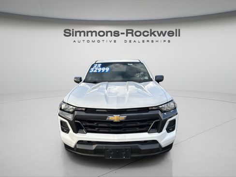 Used 2023 Chevrolet Colorado LT w/ LT Convenience Package II AWD/4WD image 6