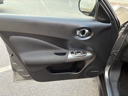 Used 2013 Nissan Juke SL image 12