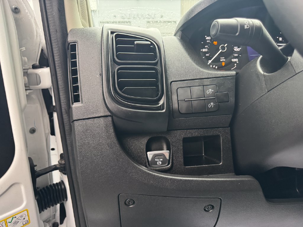 Used 2023 RAM ProMaster 2500 FWD image 16