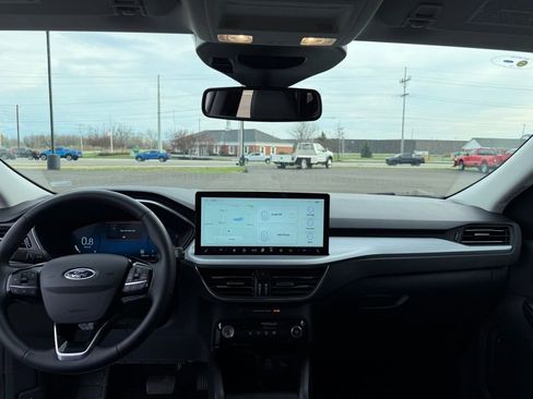 Used 2025 Ford Escape Platinum image 12