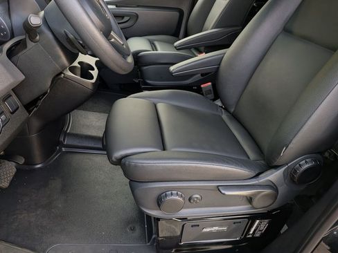 Used 2024 Mercedes-Benz Sprinter 2500 image 13