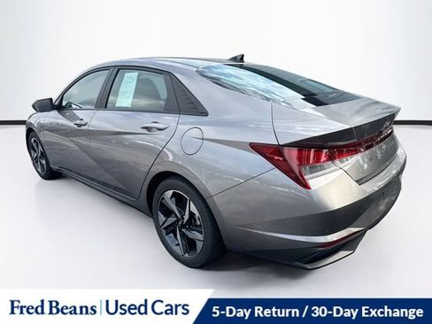 Used 2023 Hyundai Elantra SEL w/ Convenience Package FWD image 6