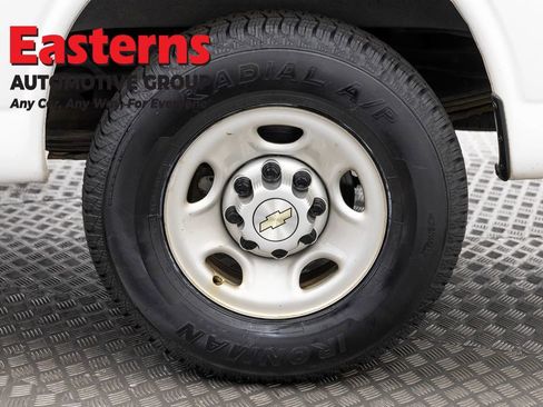 Used 2020 Chevrolet Express 2500 w/ Driver Convenience Package image 33