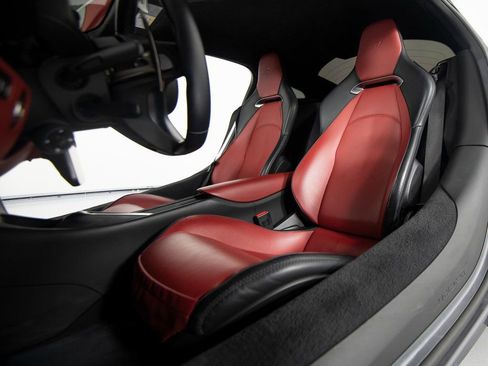 Used 2023 McLaren Artura image 26